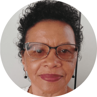 Foto de rosto da Elza Castenharo.